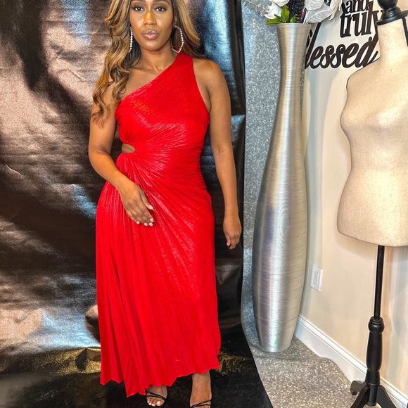 Dresses & Skirts - RED ONE SHOULDER DRESS